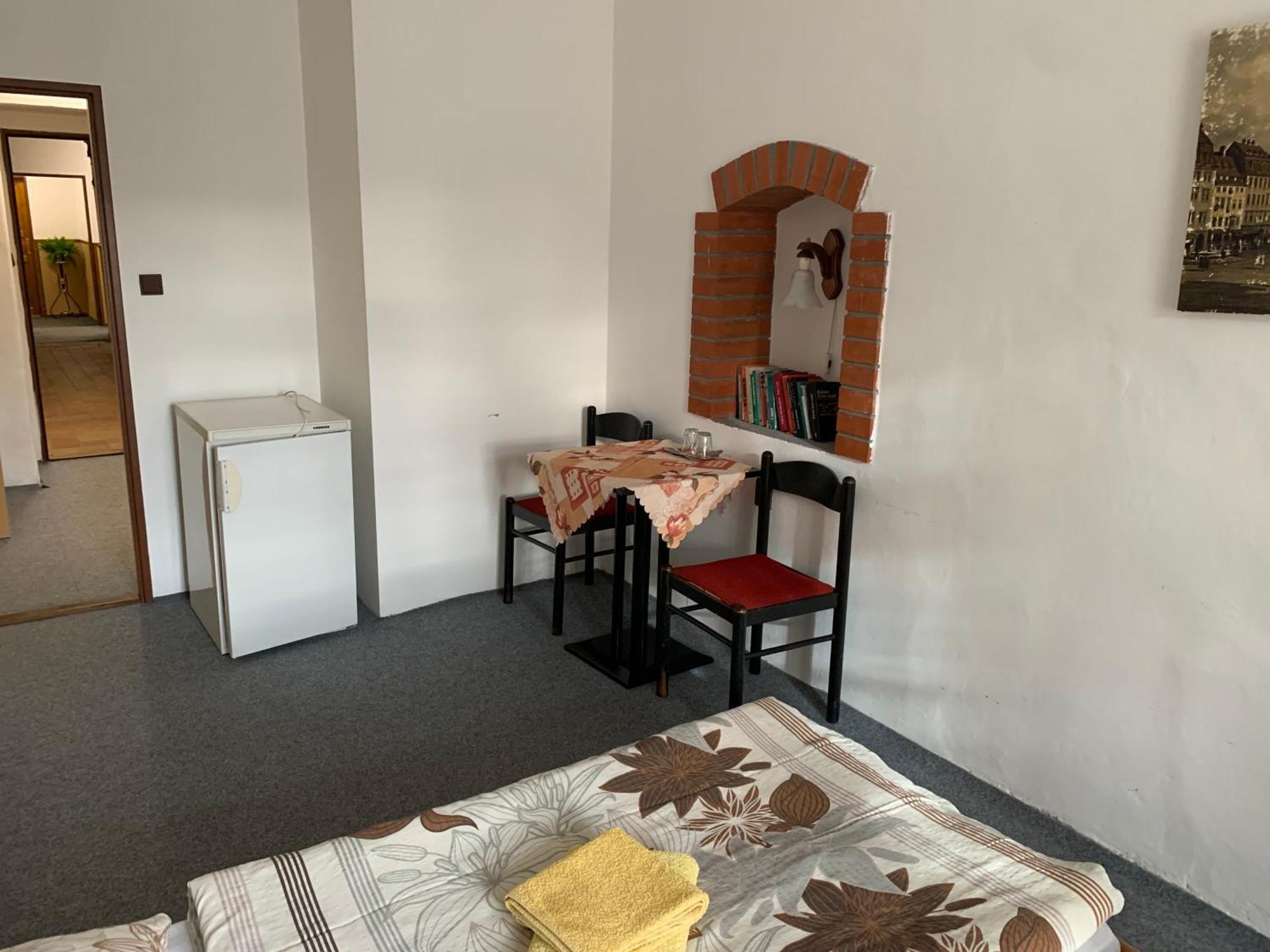 Restaurace A Penzion Podloubi Opočno 외부 사진