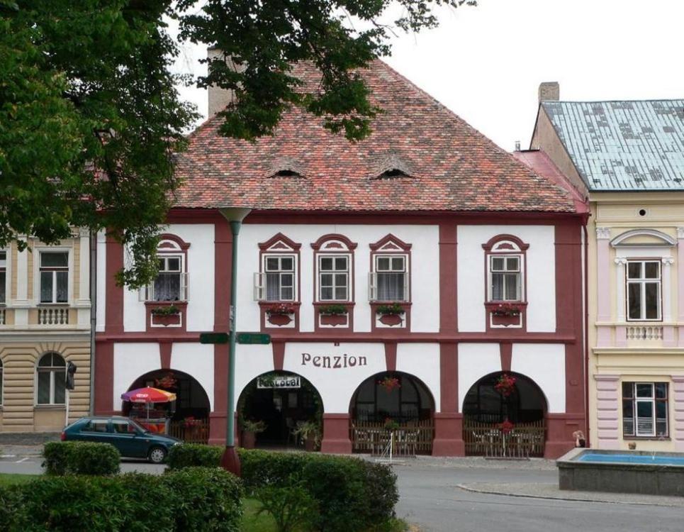 Restaurace A Penzion Podloubi Opočno 외부 사진