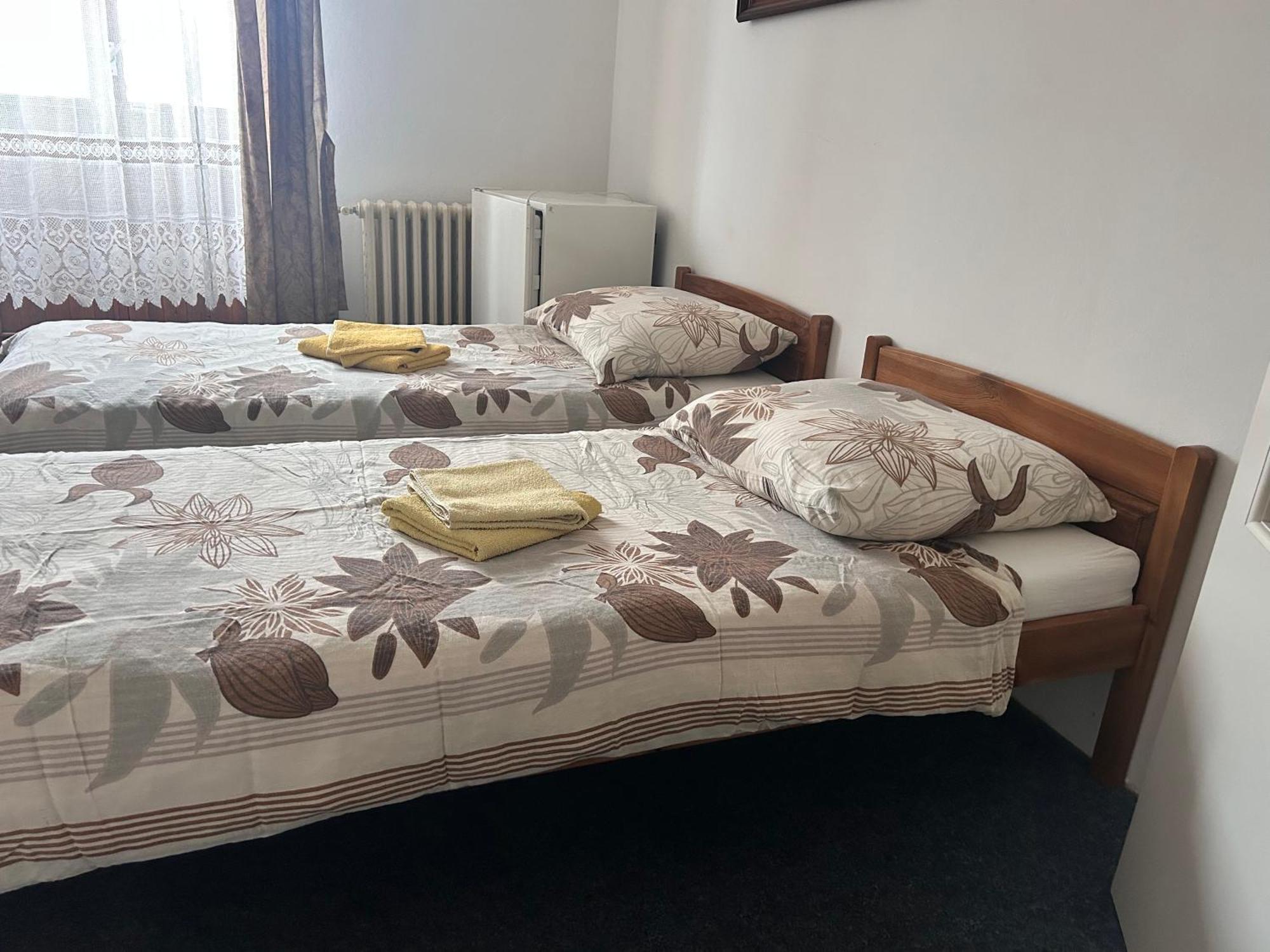 Restaurace A Penzion Podloubi Opočno 외부 사진